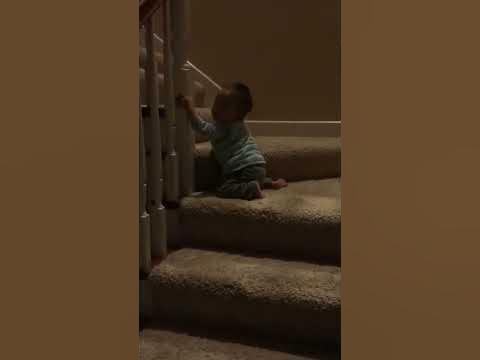 Re: [寶寶] 要制止滑行下樓梯嗎？
