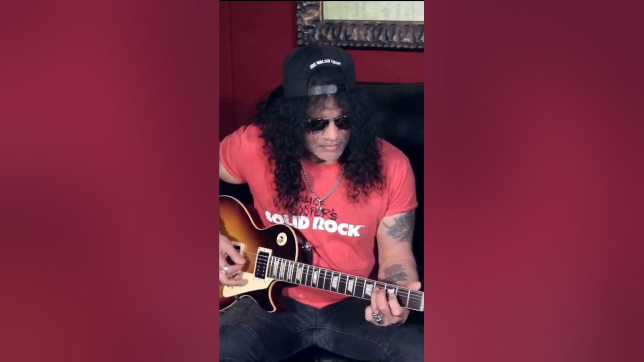 SLASH EXPLAINS HOW TO PLAY "WELCOME TO THE JUNGLE"