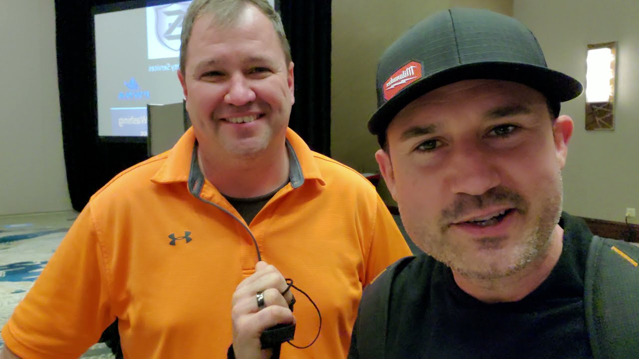 Guy Trains Professional Window Cleaners (Expert Safety Specialist) Mike Draper - IWCA Conference