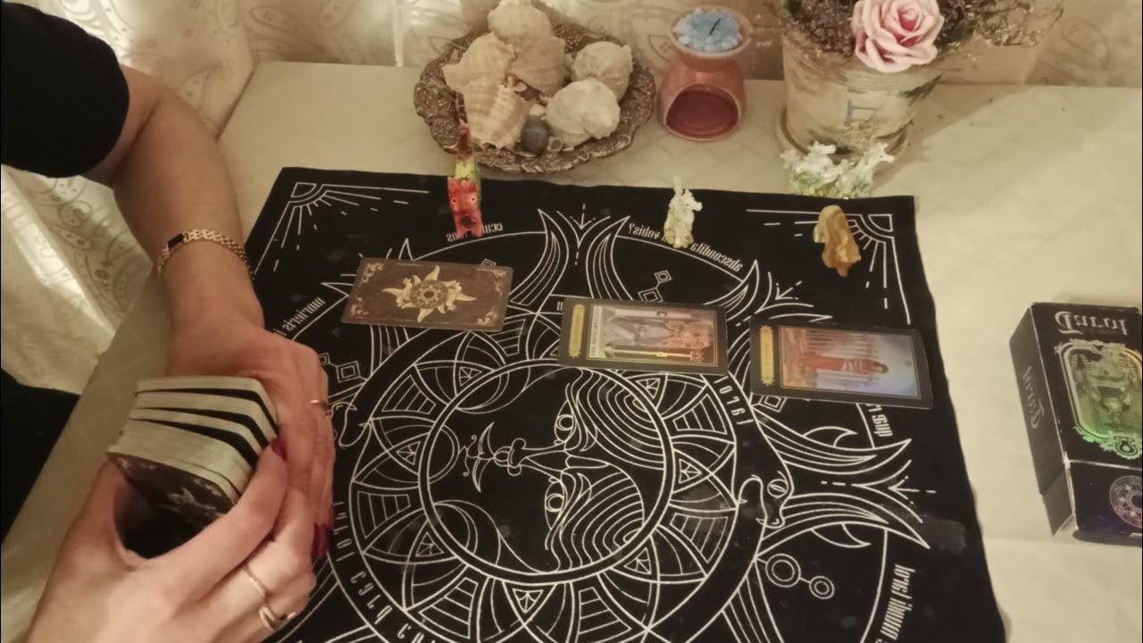 Работа на ближайшее будущее 3 карты. Расклад таро на день. Расклад на три карты таро. Расклад на день схема. Карты таро лилу.