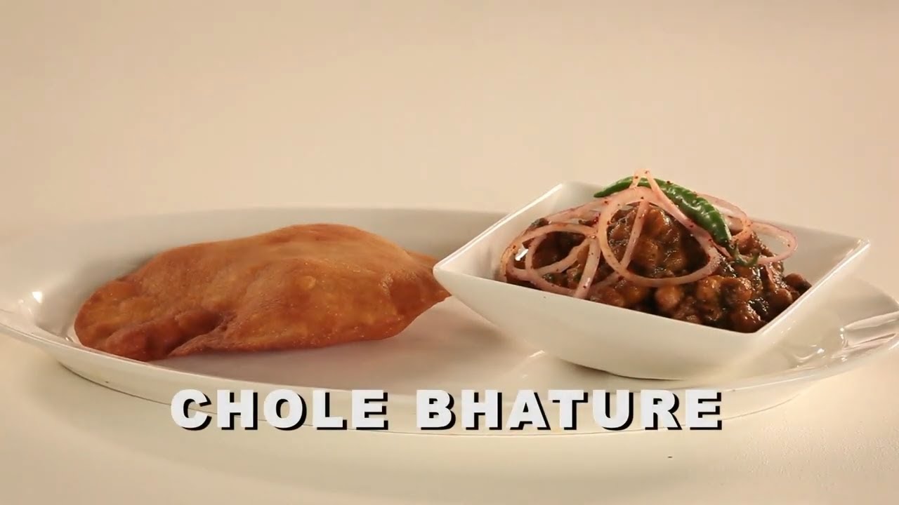 छोले भटूरे बनाने का सबसे आसान तरीका | Chole bhature Easy Recipe | Hotel Style Chole | FoodFood