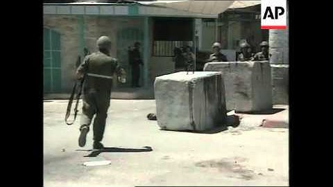 WEST BANK: HEBRON: ISRAELI SOLDIERS CLASH WITH PALESTINIAN PROTESTERS