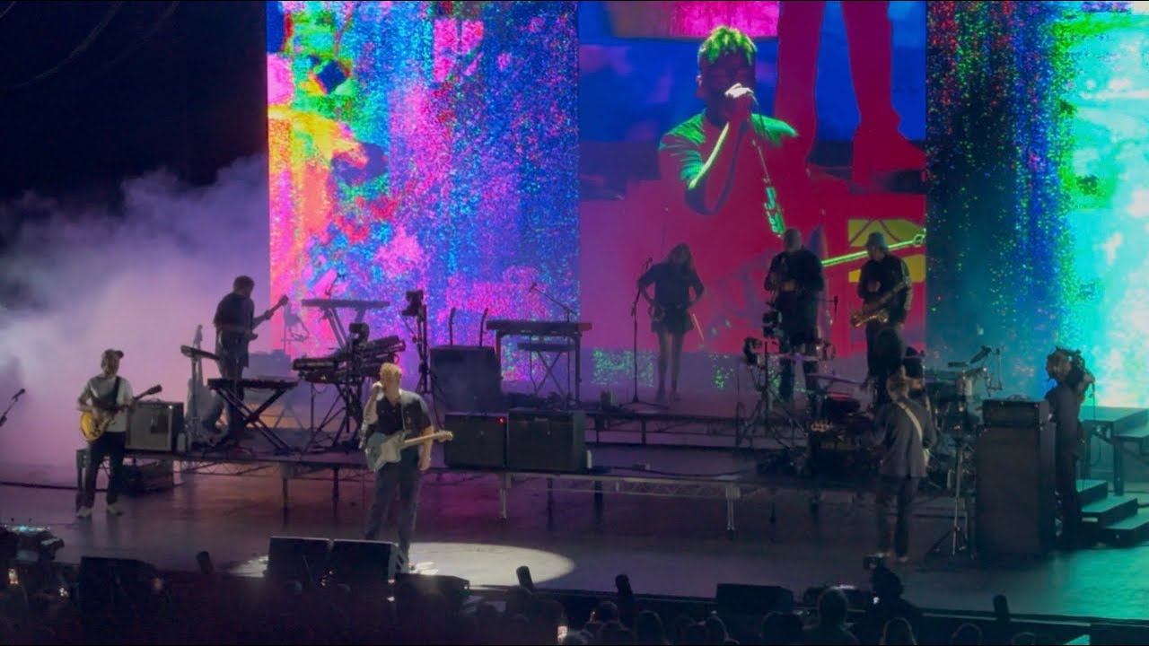 Sam Fender ‘Howdon Aldi Death Queue’ live Melbourne 2025