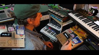 Making Jungle with the Roland MC-300 plus... How lucky am i