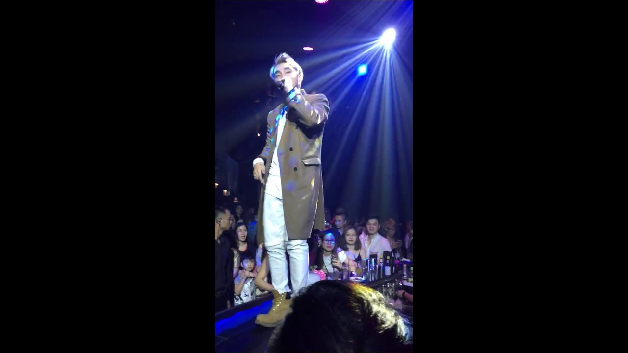 Khuôn mặt đáng thương - Sơn Tùng MTP @ Level 10