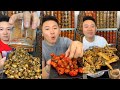 MUKBANG EATING ASMR CANNED SEAFOOD (CRAWFISH. KING CRAB. SHRIMP. LIVE OCTOPUS. LOBSTER TAIL OYSTER )