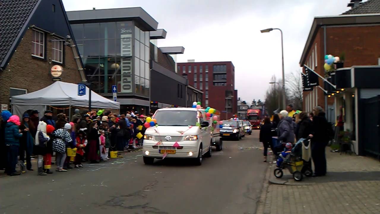 de carnavaloptocht 2011 hengelo overijssel deel 1 - YouTube