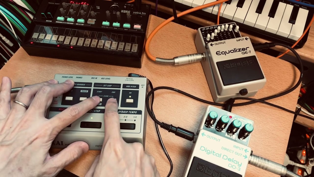 ギター AKAI Professional U-400 RIFF-O-MATIC MATRIXSYNTH: AKAI U400 RIFF-O-MATIC TEMPO PHRASE SAMPLER
