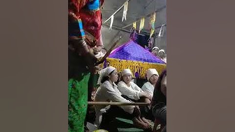 thầy bụt ( pựt ) dân tộc nùng