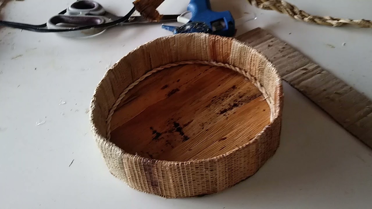 cesta com a fibra da bananeira.