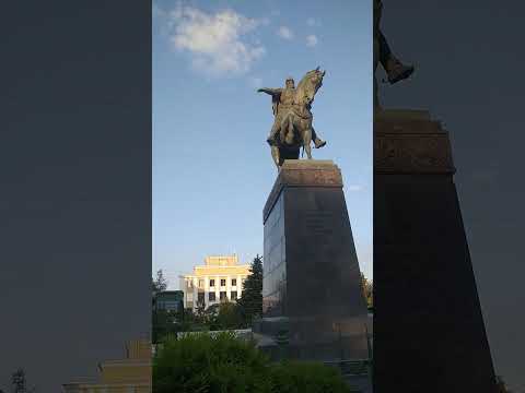 Wideo: Pomnik Jurija Dołgorukiego w Moskwie. Pomnik Jurija Dołgorukiego w Kostroma
