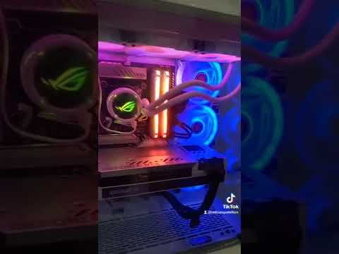 Feliz fin de semana 🤖 #PCGaming Red Ivory con placa base @asus Z590 Wifi #Gumdam Edition