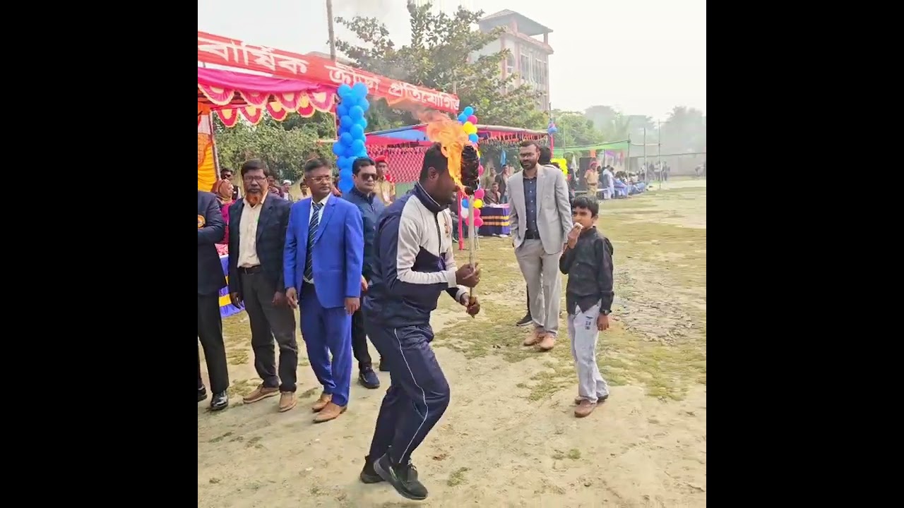 পায়রা উড়ি‌য়ে এবং অ‌লি‌ম্পিক মশাল জ্বা‌লি‌য়ে ক্রীড়া প্রতি‌যো‌গিতা - ২০২৬ এর শুভ উদ্বোধন