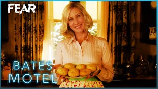 Celebrity Norman's Dark Paradise - Season 5 Opening | Bates Motel Profile