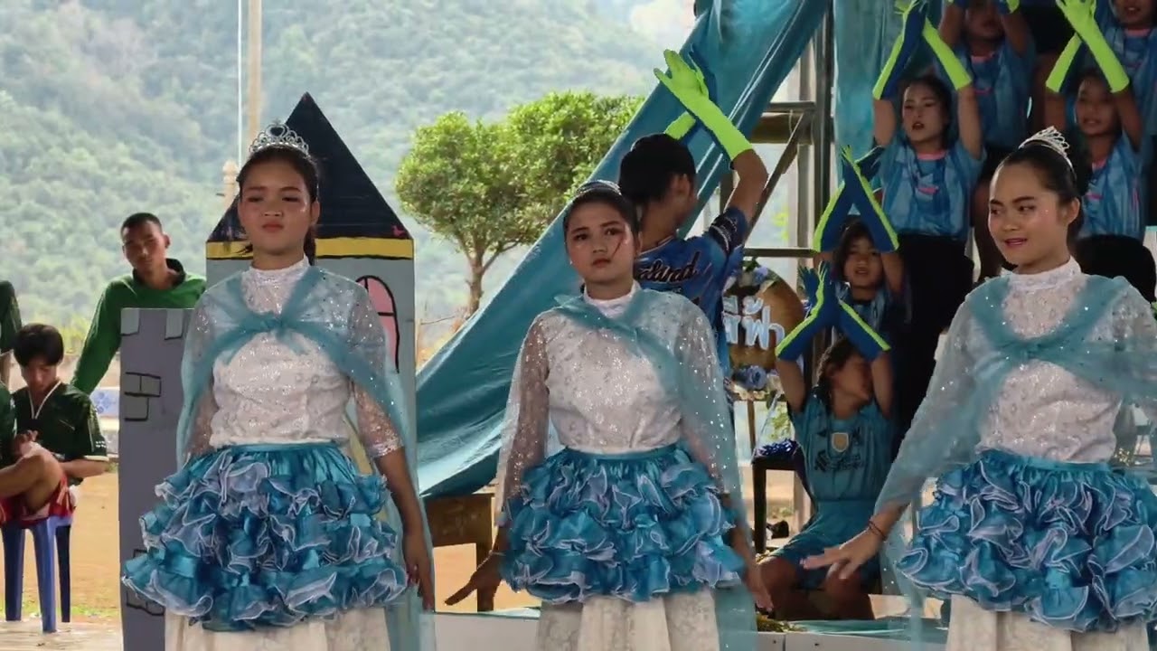 แสตนเชียร์และผู้นำเชียร์สีฟ้า -ม่วงเทพรัตน์เกมส์- ปีการศึกษา2568