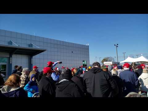 Tupelo Regoinal Airport Entering The President Donald Trump Rally Tupelo Mississippi