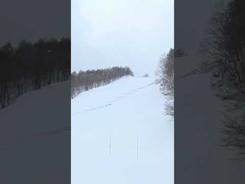 【ZAO横倉の壁】派手に亀裂 入り口閉鎖……