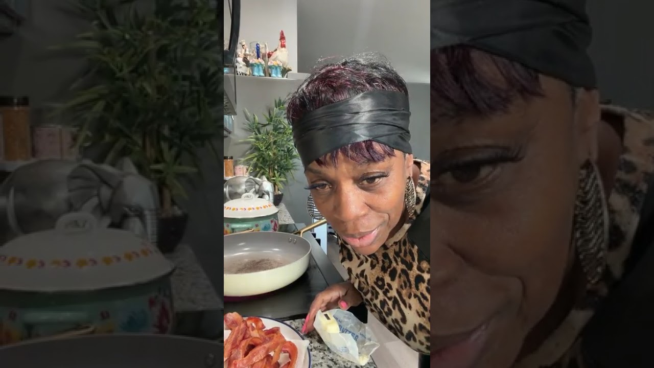 Let’s make a BLT breakfast sandwich. 