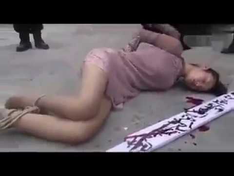 Video: Dituduh Memancung Seorang Wanita Dan Memotong-motongnya