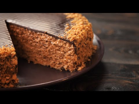 ВАФЕЛЬНЫЙ ТОРТ 🍰🥜 с карамельным кремом и арахисом // вкус детства без выпечки