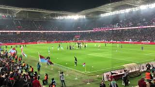 Trabzonspor - Konyaspor maç öncesi “Yol” şarkısı tribün çekimi