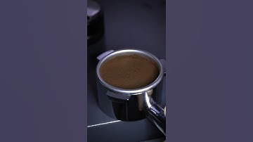 How To Use a Naked Portafilter | SAGE BARISTA EXPRESS with bottomless portafilter #Shorts