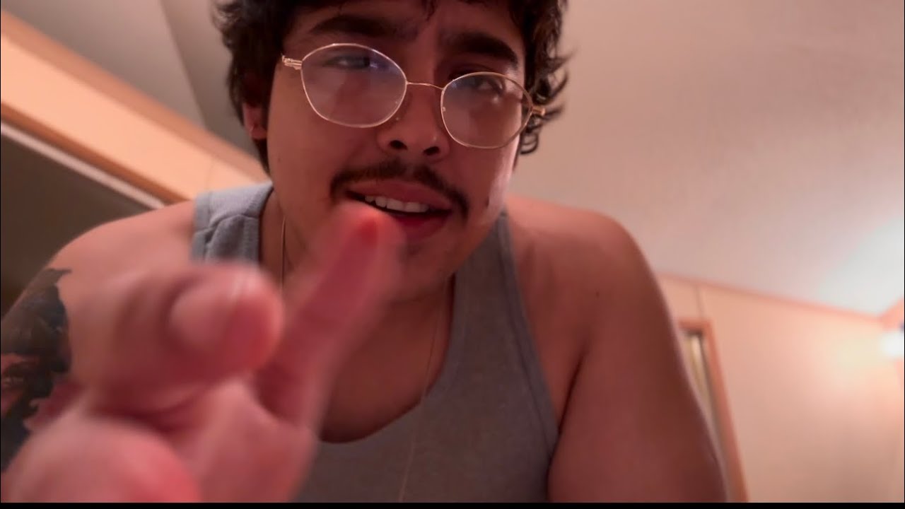 Массаж плеч, шеи и кожи головы