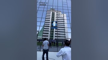 Using facade cleaning robot "K3" in different countries