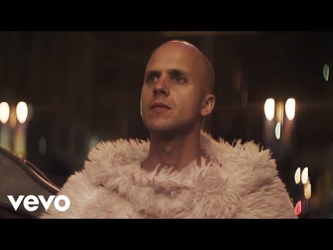 milow---howling-at-the-moon-(official-video)