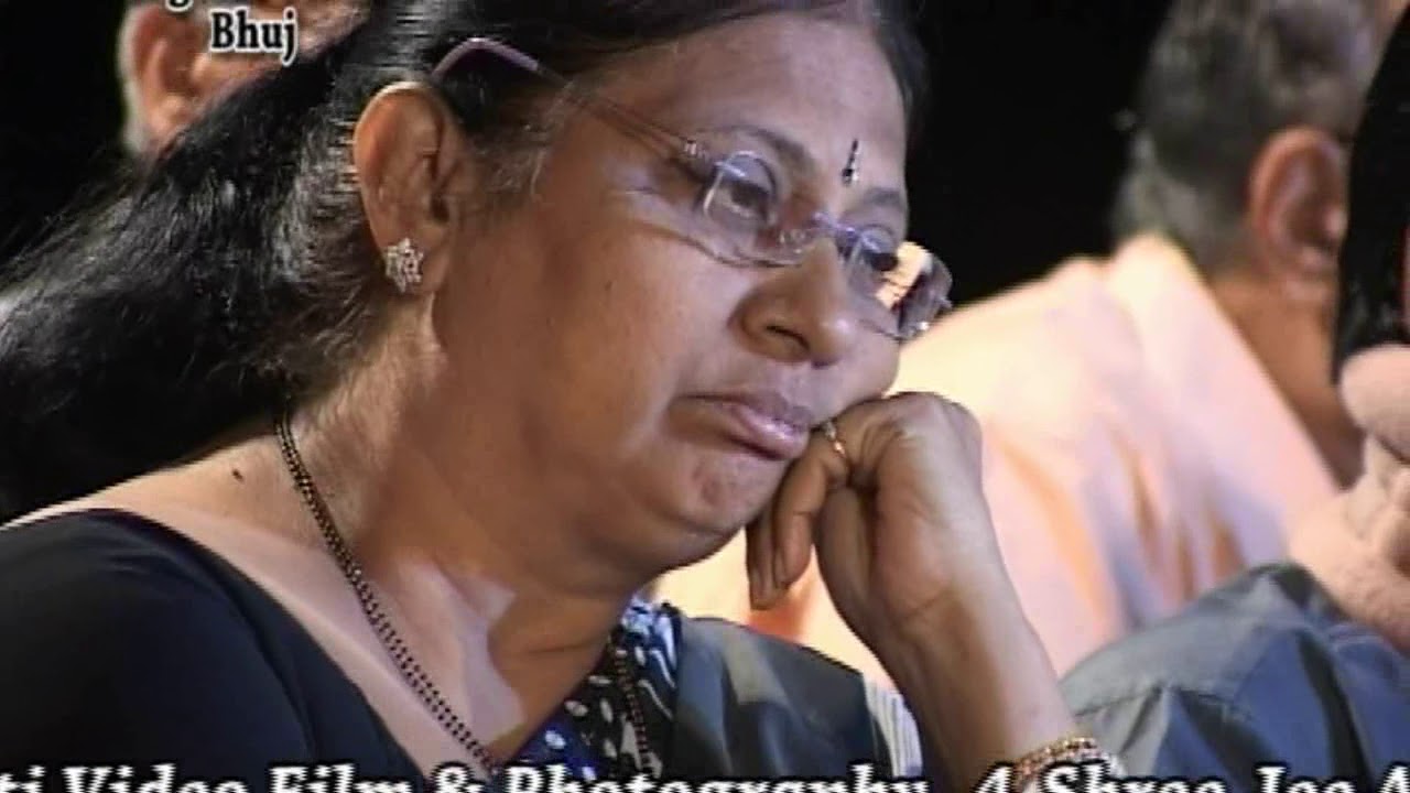 Some Video Clips our favorit singer performe at Bhuj - Kutchh