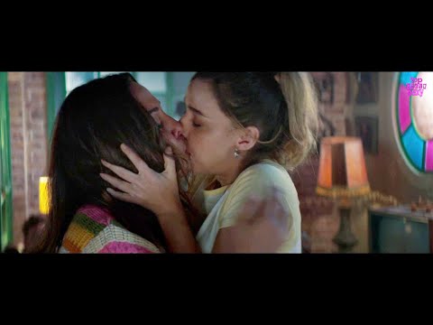 Thati Lopes e Evelyn Castro beijo lésbico