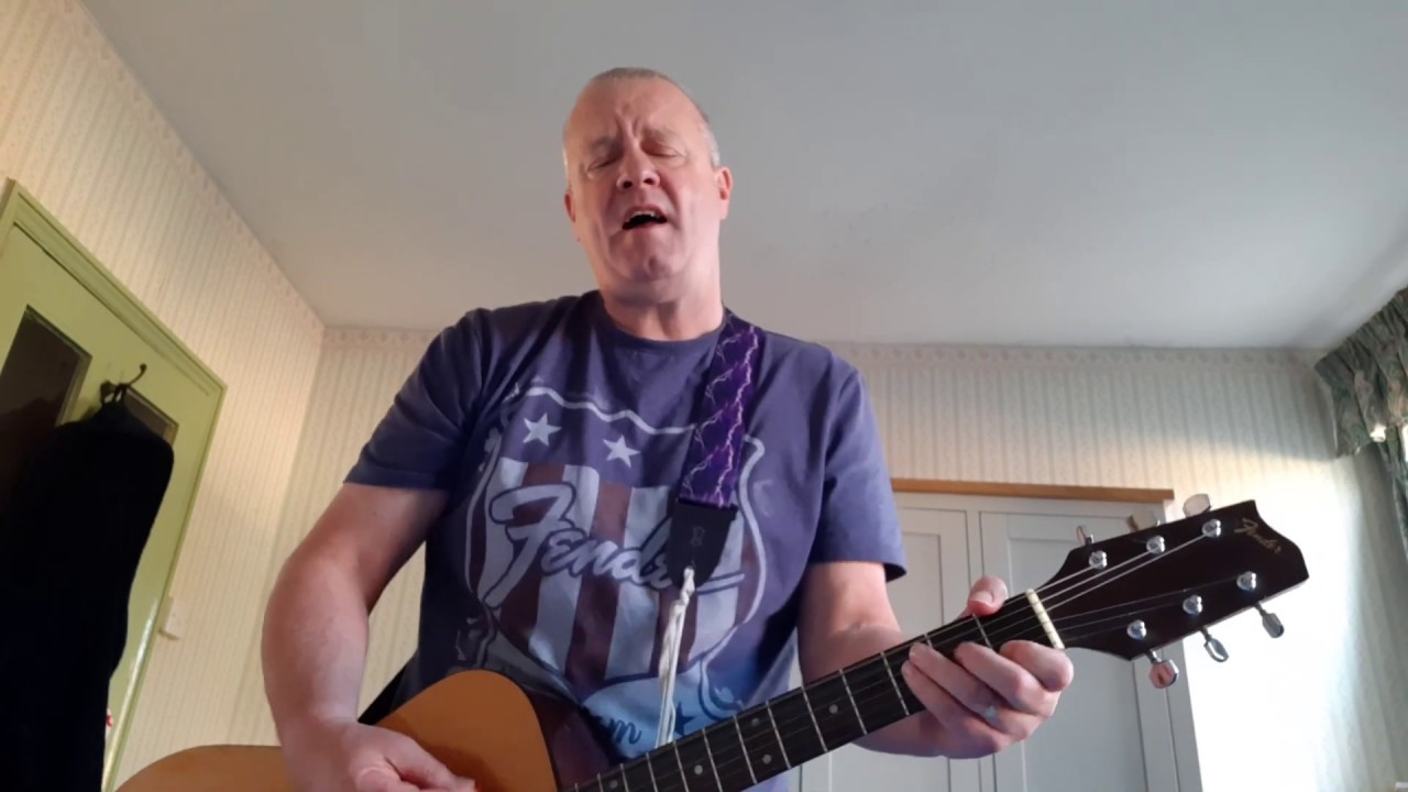 Don't Look Back In Anger (Acoustic) - YouTube
