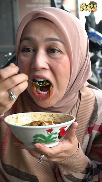 IT TURNS OUT THERE ARE STILL MASSIVE PORTIONS OF BAKSO CEBAN!! #shorts