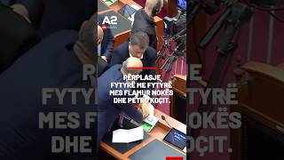 Thumbnail for Përplasje fytyrë me fytyrë mes Flamur Nokës dhe Petro Koçit.
