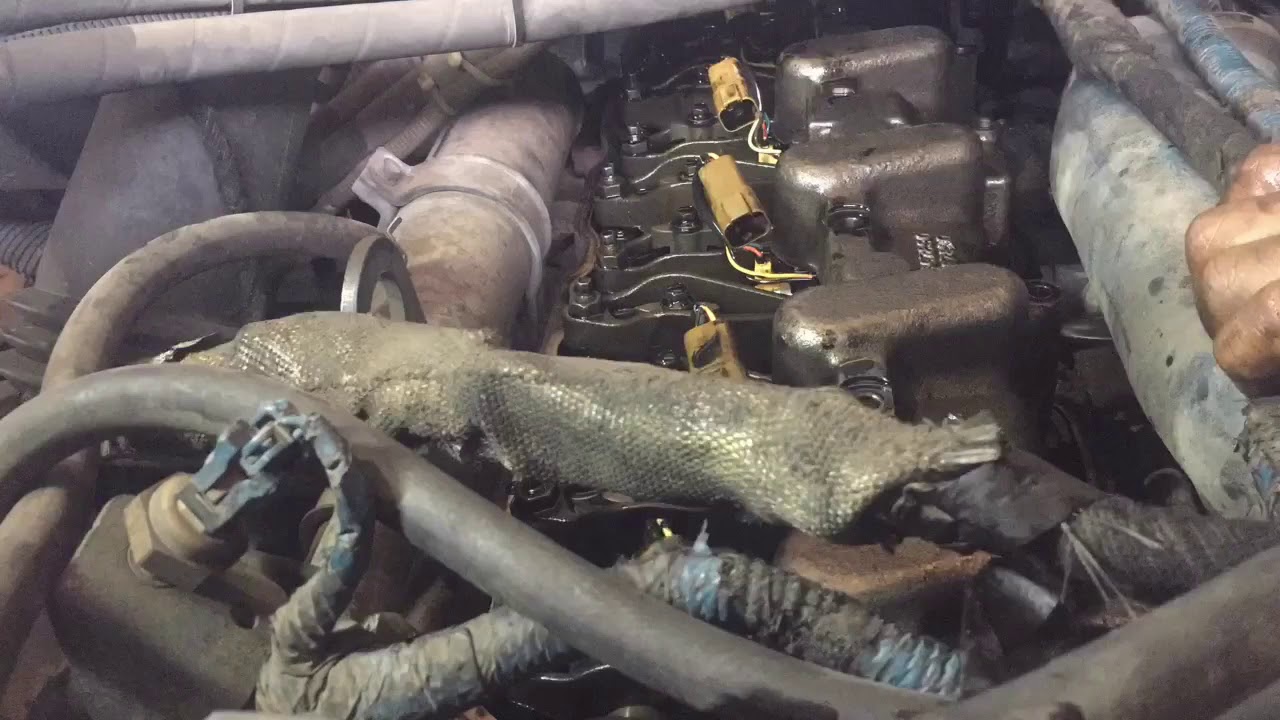 Replacing an ICP valve and oil rail seals