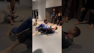 Making This Guard Retention Mistake #bjj #jiujitsu #mma #grappling #training