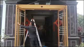 Emergency push to open, automatic sliding door mechanism. LEADER Automatic Door