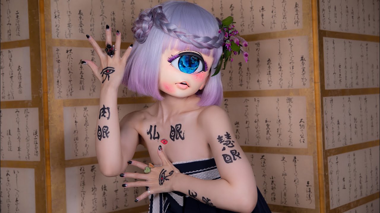 女体書道 Model：ぷるぷる 『五眼ごげん』Woman's body calligraphy