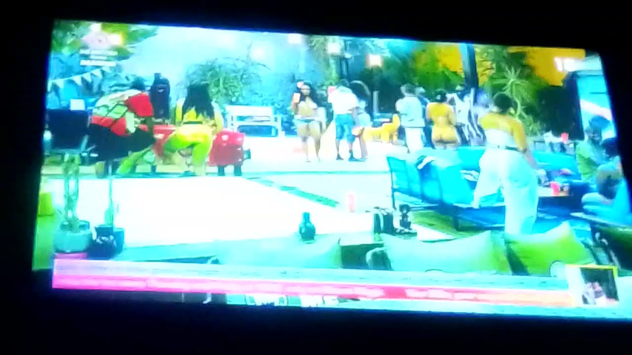Big brother Mzansi season 6 Bazozwaa. Pool party yohh Ashayy is getting the 2 million and he dances