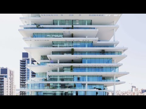 Video: Apartmen Bumbung Kreatif di Beirut Dengan Pemandangan Bandar yang Ekspansi
