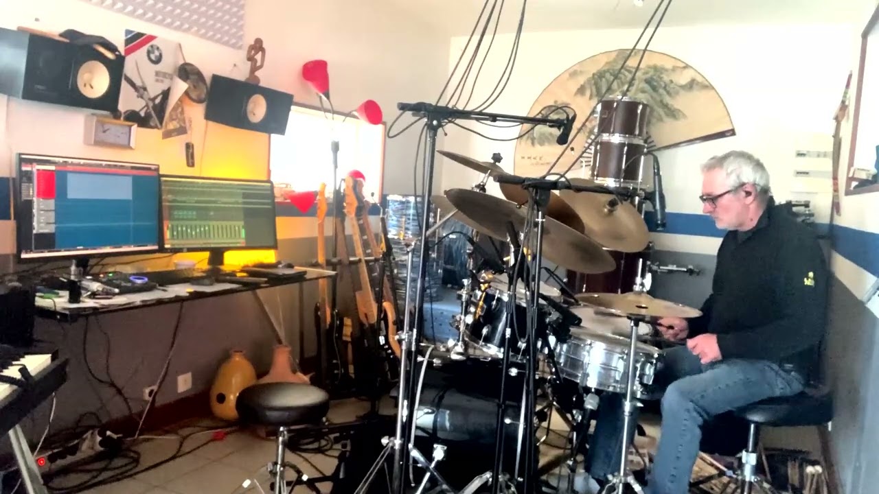 Mira Wee (Hank Jones / Red Mitchell) Drum Cover en YouTube Mira Wee (Hank Jones / Red Mitchell) Drum Cover en YouTube