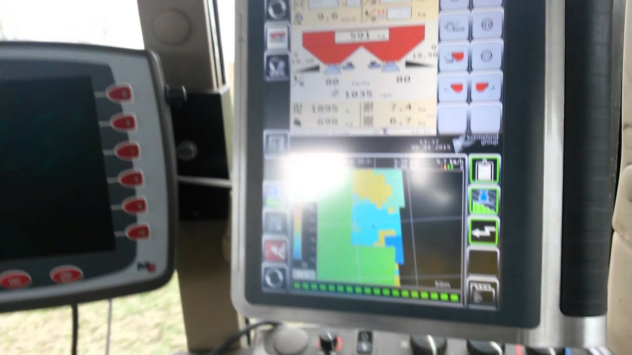Spreading Fertiliser with ratemap. Vicon Geospread