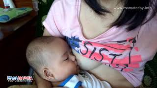 Asian Breastfeeding Ibu Muda Menyusui Bayi