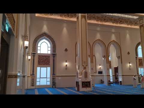 مسجد الشيخ راشد بن محمد بن راشد آل مكتوم يرحمه الله تعالى في إمارة دبي خلف شارع الثاني من ديسنبر