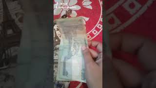 Tujhko na dekhu to chain mujhe aata nehi hain!!!! Funny!!!!