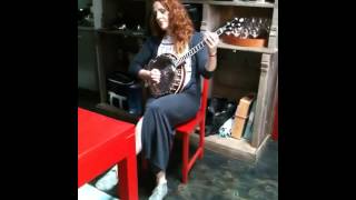 Lisa Canny Playing An Mm Clic Tenor Banjo