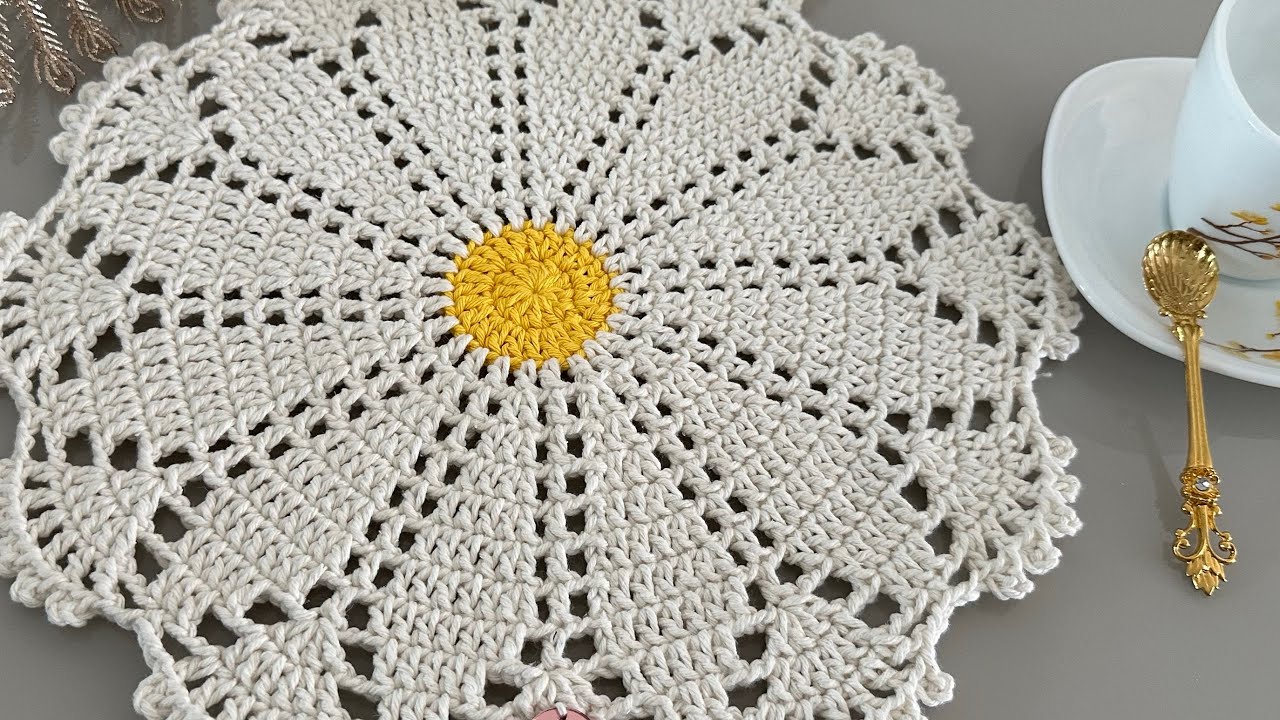 Supla / Sousplat Margaridinha de Crochê Passo a passo - YouTube