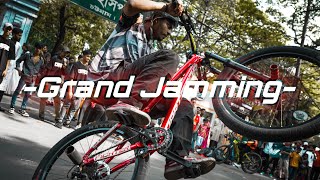 The Grand Jamming Road Stunt Rockerz Ft. Street Dancer Stunter Jiku