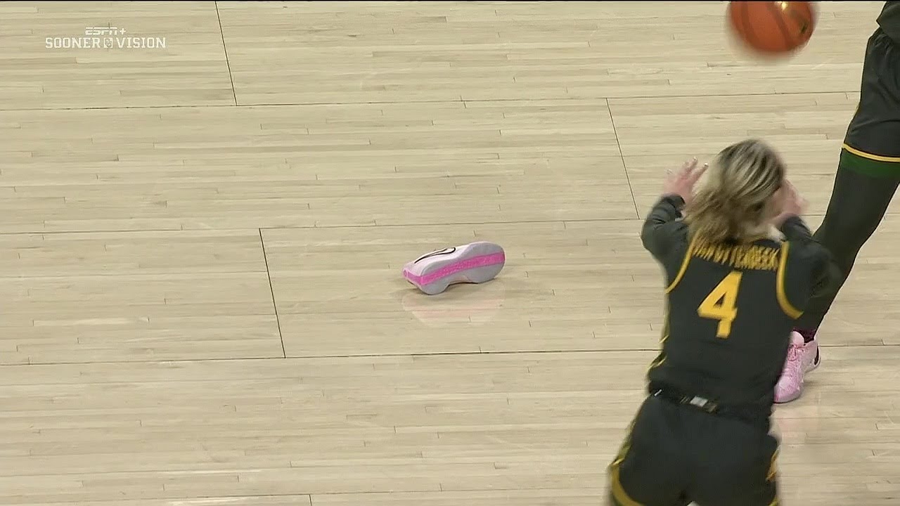 😂 SHOE COMES OFF & Fontleroy Has To Play In SOCK On Offense Then Defense! #21 Baylor vs #23 Oklahoma