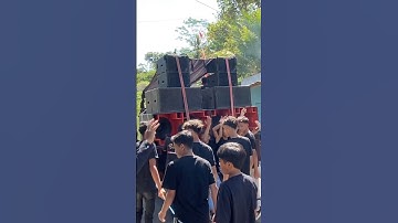 Sound system 4 sub planar merah, 4line array & 2 lowpack karnaval kampak